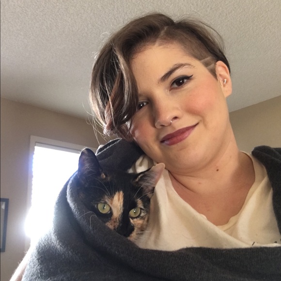 Meet your Posher, Jaime - Picture 3 of 4